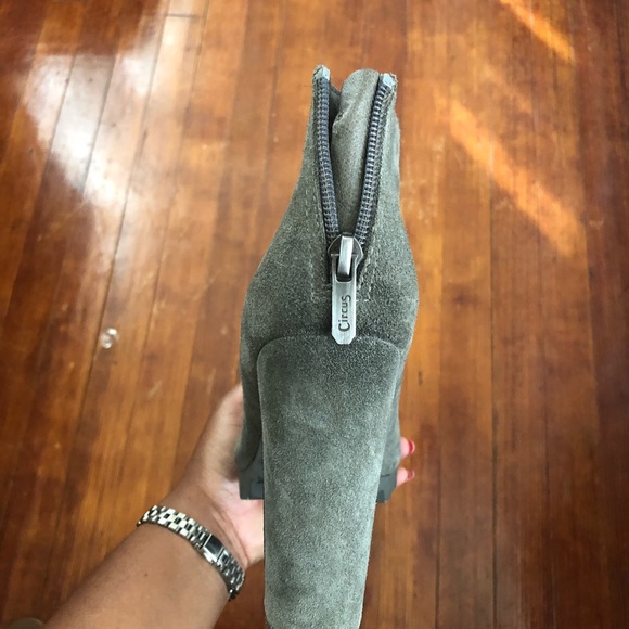 Circus by Sam Edelman Grey suede bootie - Picture 6 of 6